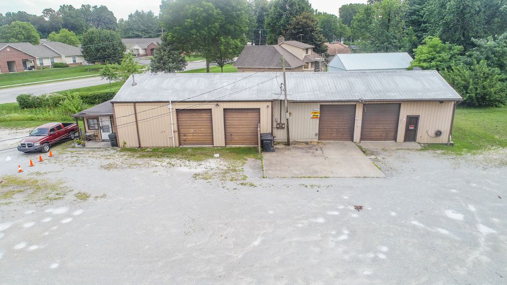 Auto Service Center For Sale: 2017 Hamburg Pike, Jeffersonville, IN 47130